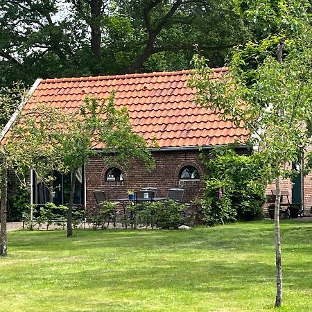 Landelijk Gelegen Huisje Op Erf Veeningen 外观 照片