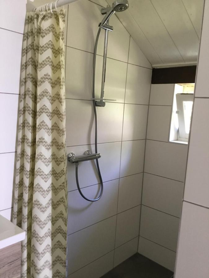 Landelijk Gelegen Huisje Op Erf Veeningen 外观 照片
