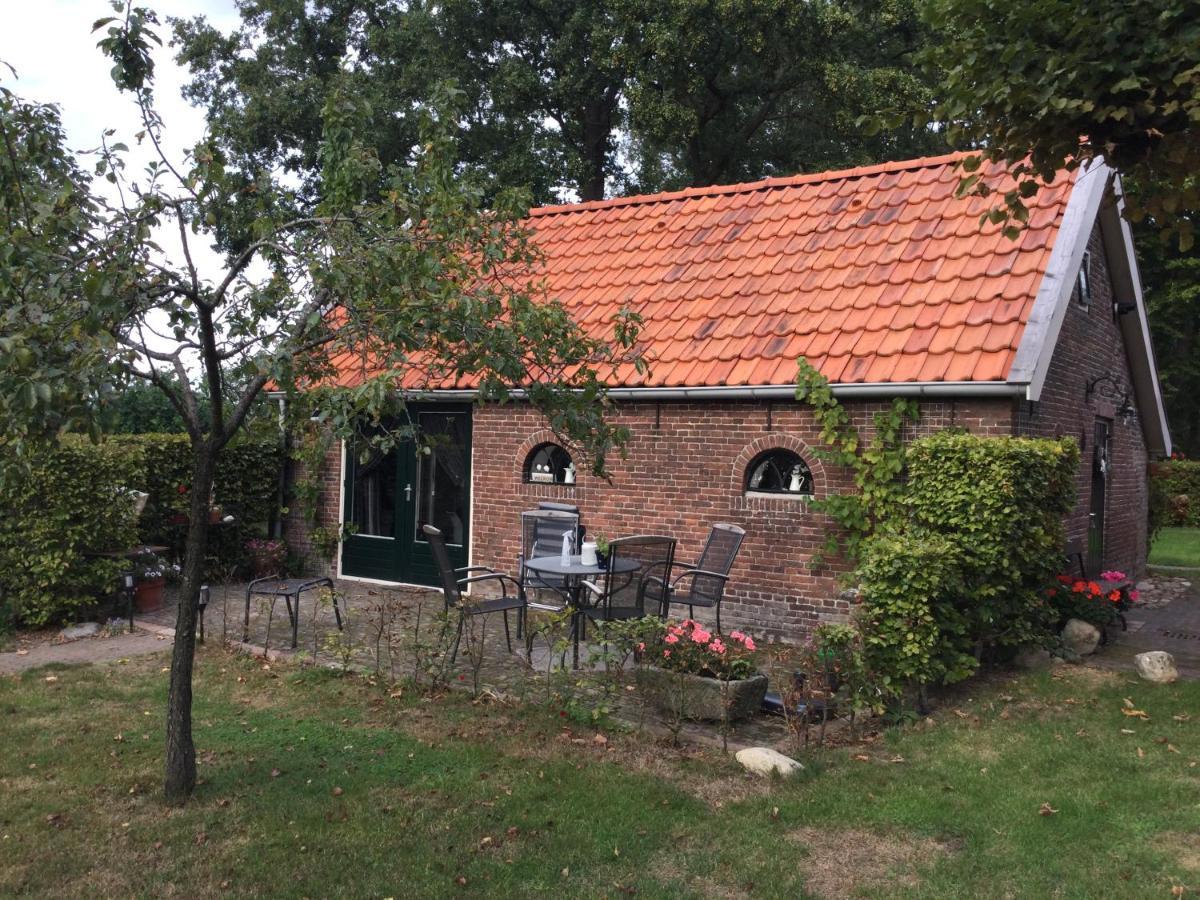 Landelijk Gelegen Huisje Op Erf Veeningen 外观 照片