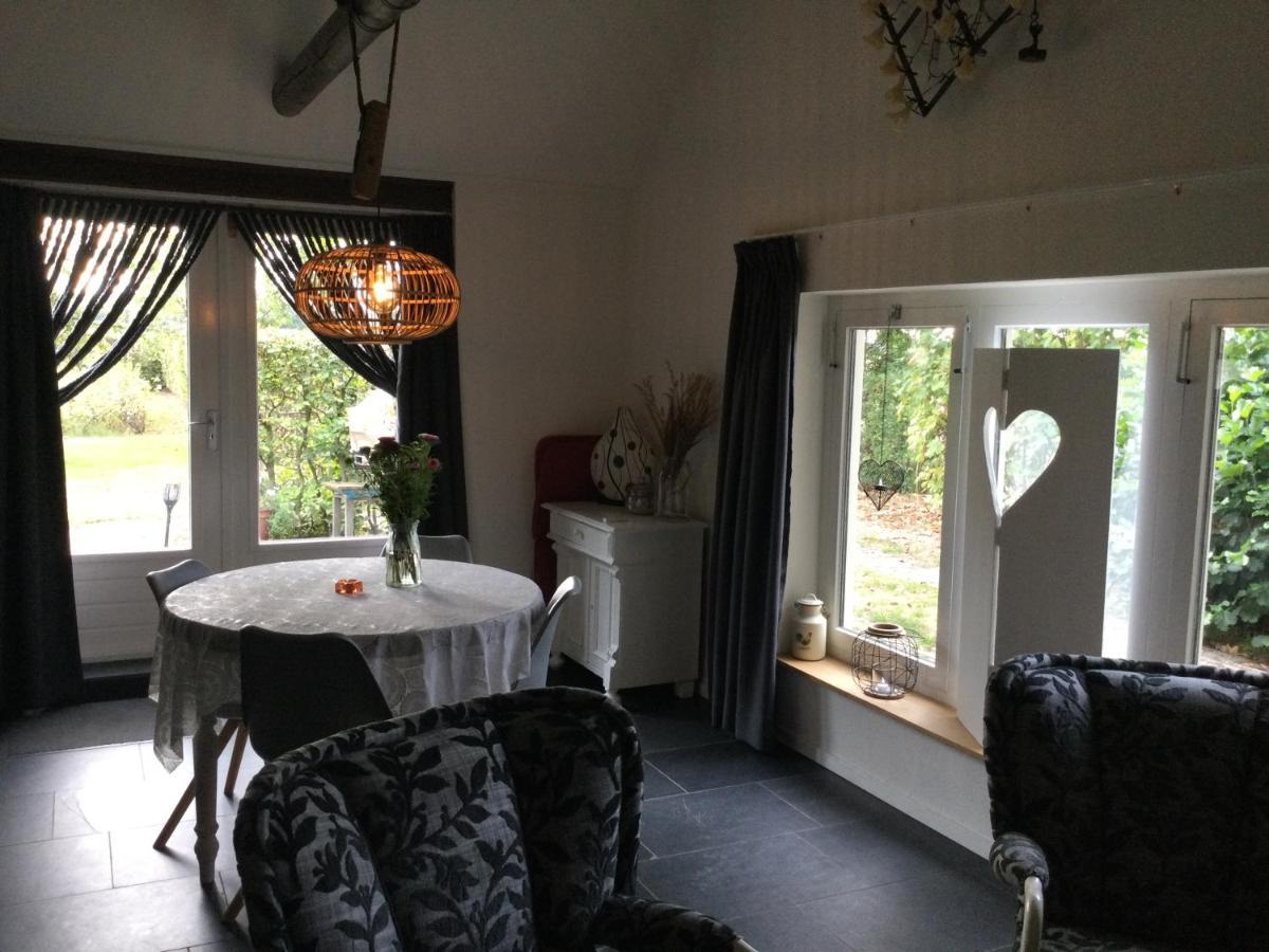 Landelijk Gelegen Huisje Op Erf Veeningen 外观 照片