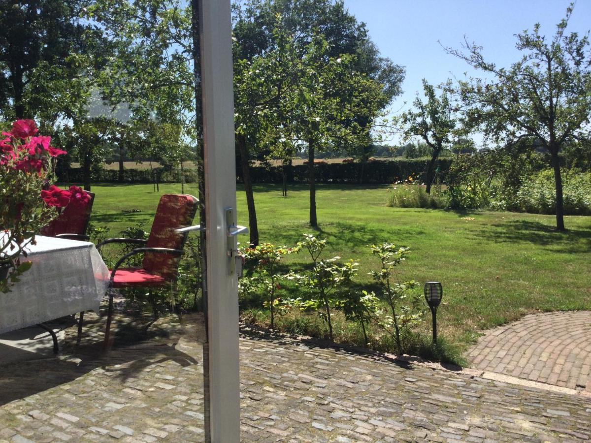 Landelijk Gelegen Huisje Op Erf Veeningen 外观 照片
